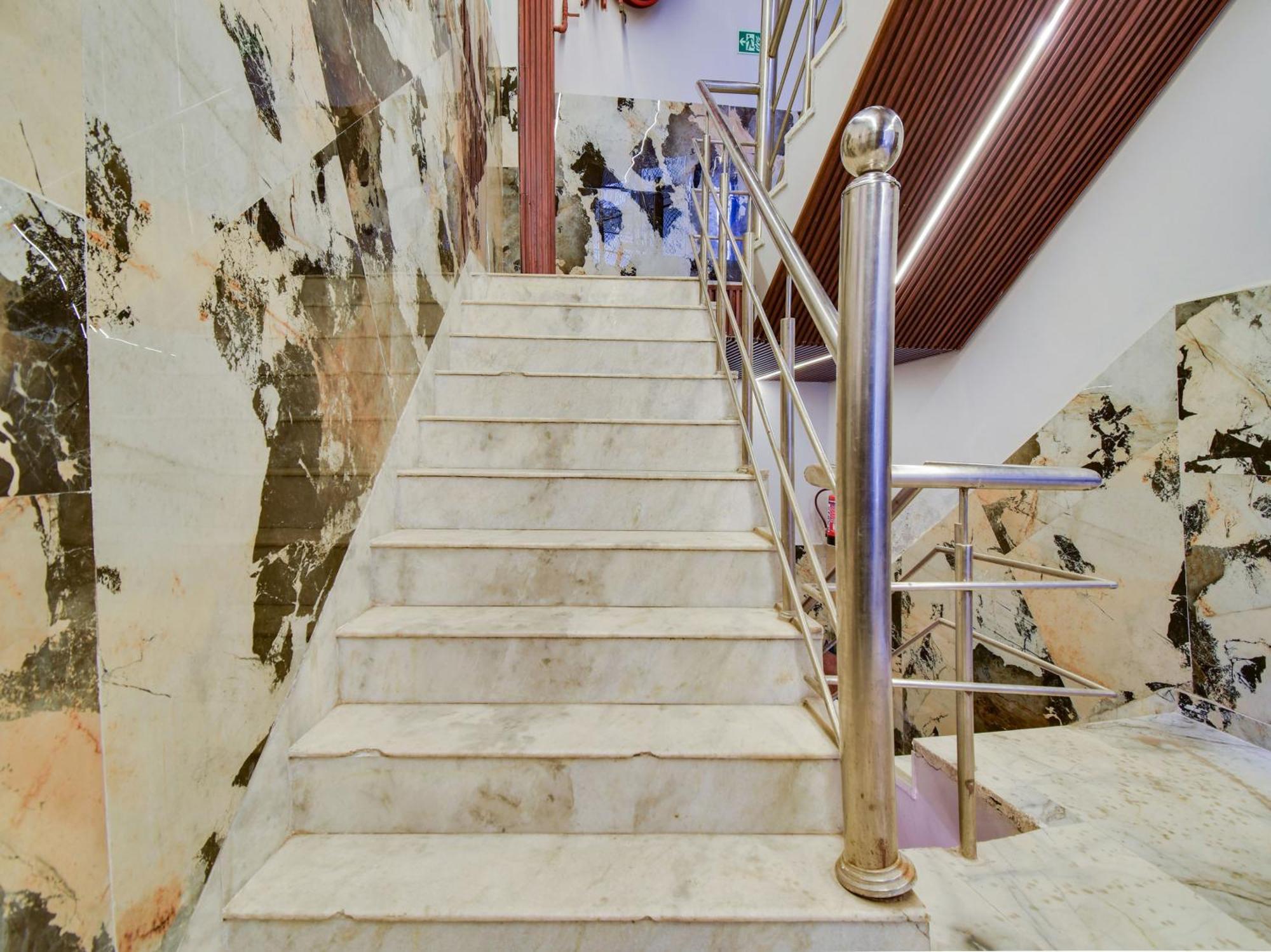 Hotel O Double Rr New Delhi Bagian luar foto